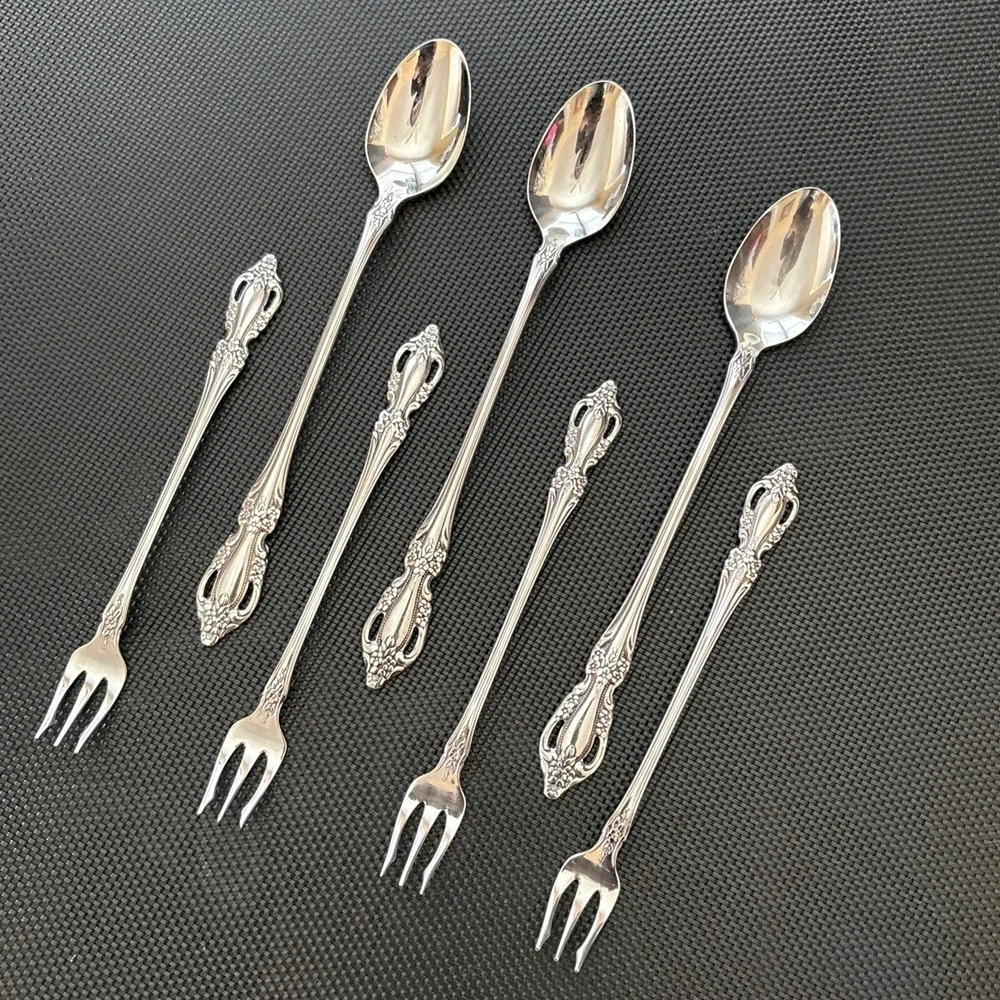 Oneida Distinction Deluxe Chateau Stainless Teaspoons Seafood Forks Lot 7